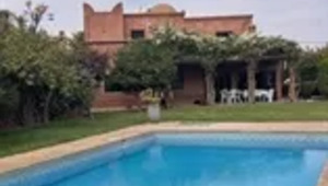 Villa - 340m ²